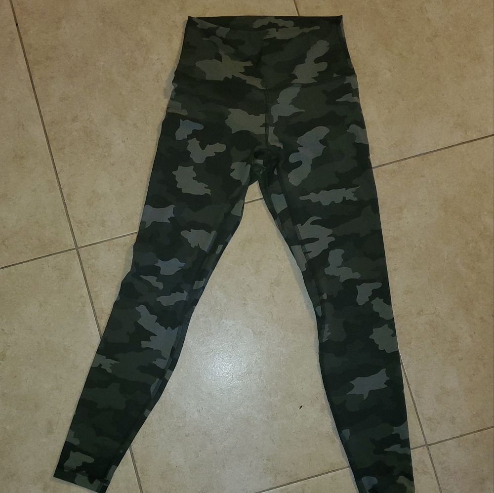 NWOT LULULEMON ALIGN SIZE 6 28 INCHES